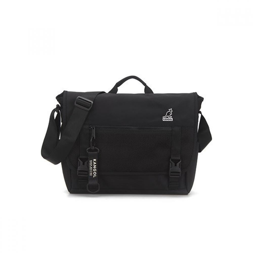 

Kangol Between Messenger Bag Black 2039 ONE
