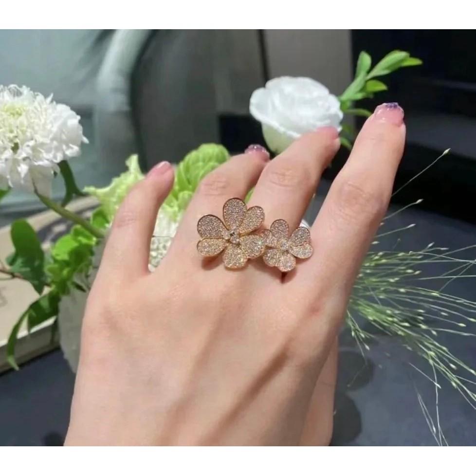 Full Diamond Three Flower Series Ring Shipped To Germany Imported Asian Gold Electroplated Au 750 18K Craft This Classic Gift