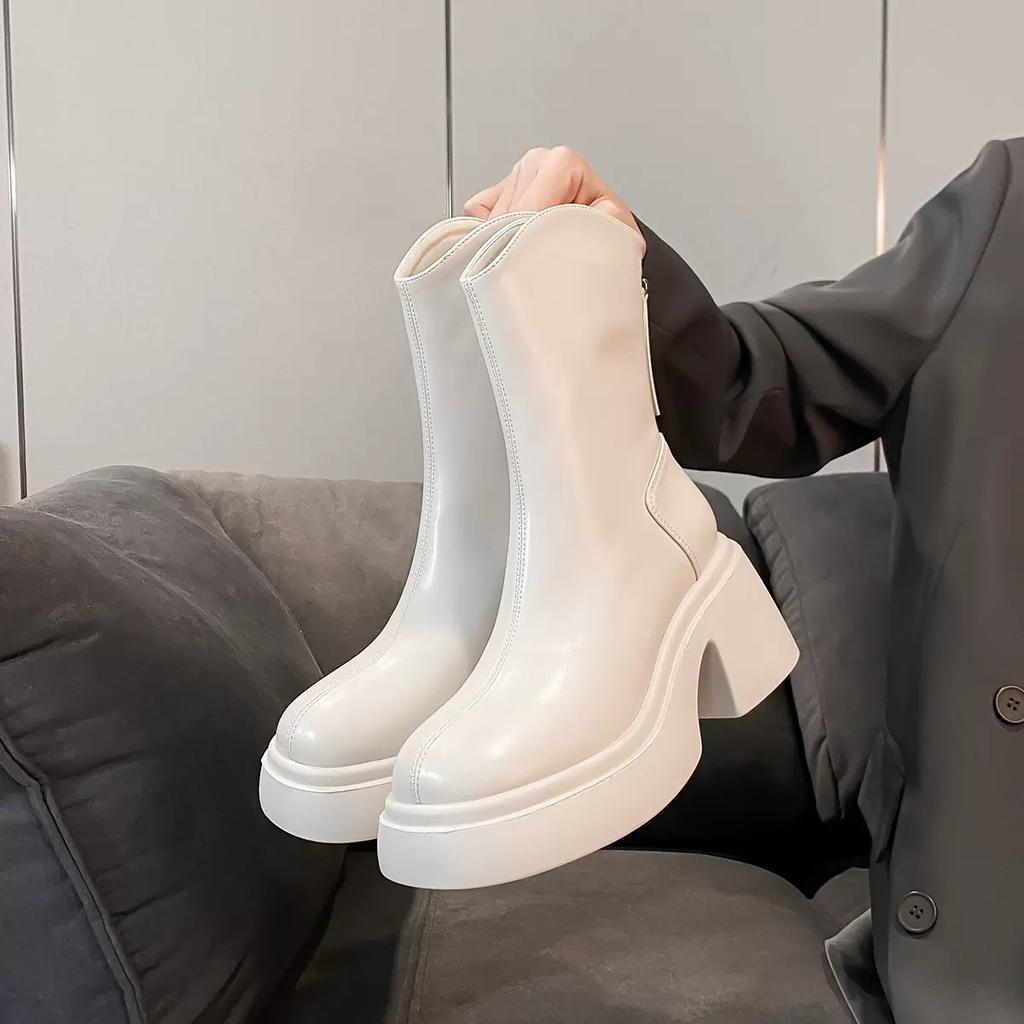 Vita korta stövlar för kvinnor, små höjdökande elastiska tunna stövlar, vattentålig ovandel 2024 höst nya tunna Martin boots