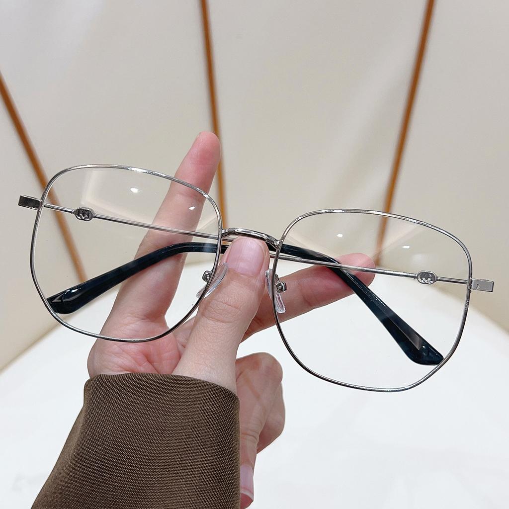 Unisex Fashion Retro Metal Large Frame HD Ultralight Myopia Eyeglasses Office Daily Simple Style High Quality Near Sight Eyewear