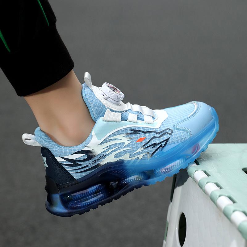 Middle-aged and older children's running shoes, breathable mesh shoes, boys' sports shoes 2025 summer rotating buckle classmate sports shoes