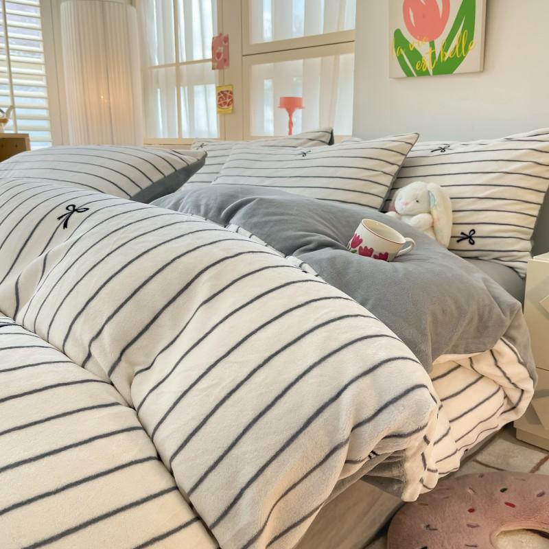 Thickened Milk Fleece Bed Four-Piece Set, Fleece Coral Fleece Bed Sheet Quilt Cover, Bedding Three-Piece Set