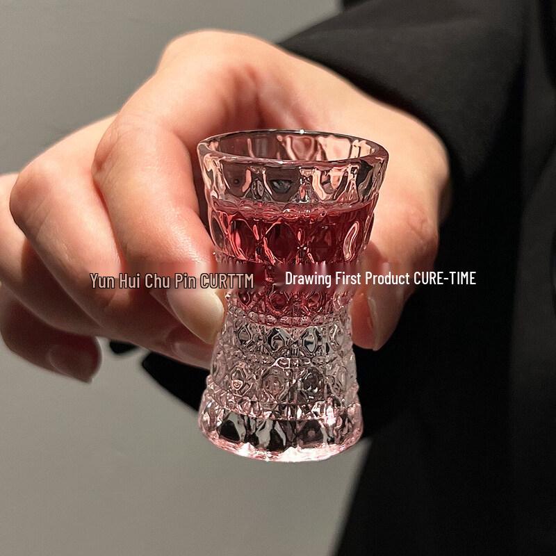 Набор из 6 стеклянных рюмок с тиснением под драгоценные камни
