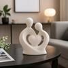 Keramik Paar Statue Umarmendes Paar Figur Romantische Liebende Skulptur für Hochzeitstag Valentinstag TV-Ständer Regal Deko