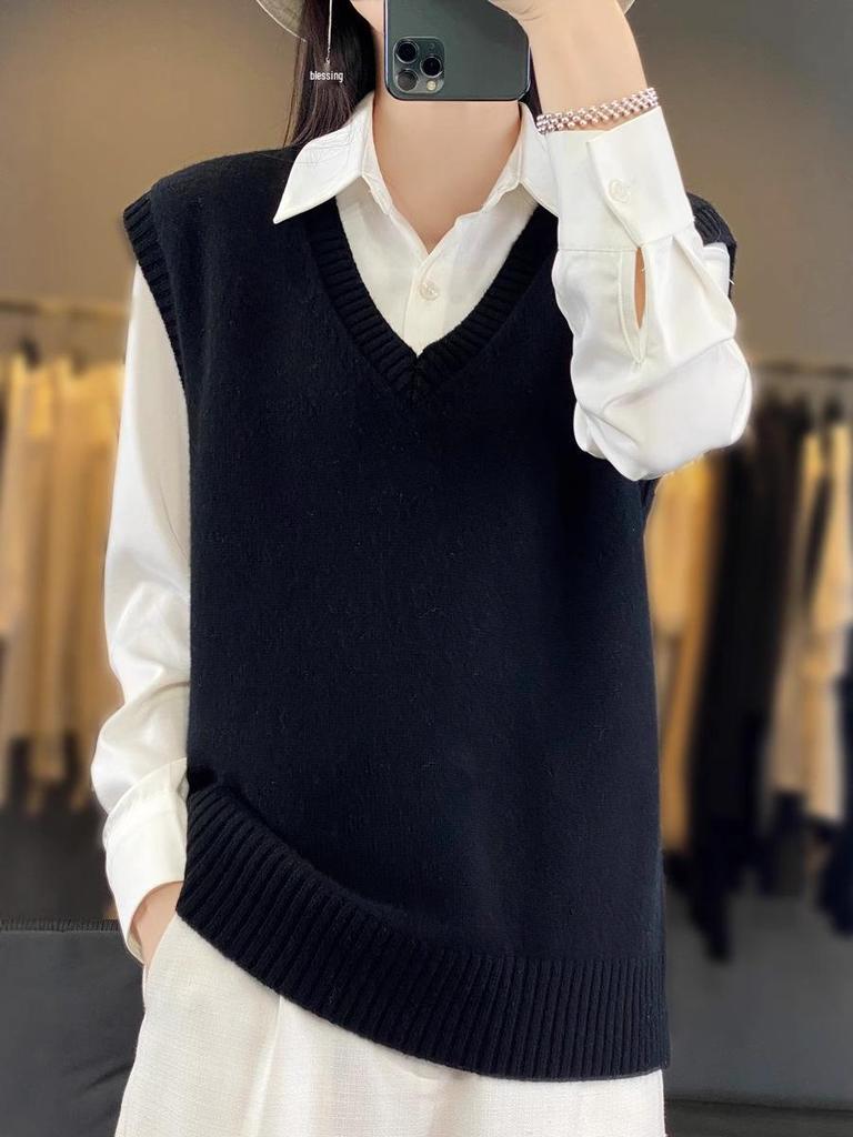 Autumn & Winter Women's V-Neck Knit Vest: Versatile, Loose, Sleeveless Outerwear in Lazy Style