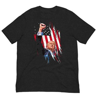 Retro Trump Faustpumpe USA Flagge MAGA Wahl 2024 T-Shirt