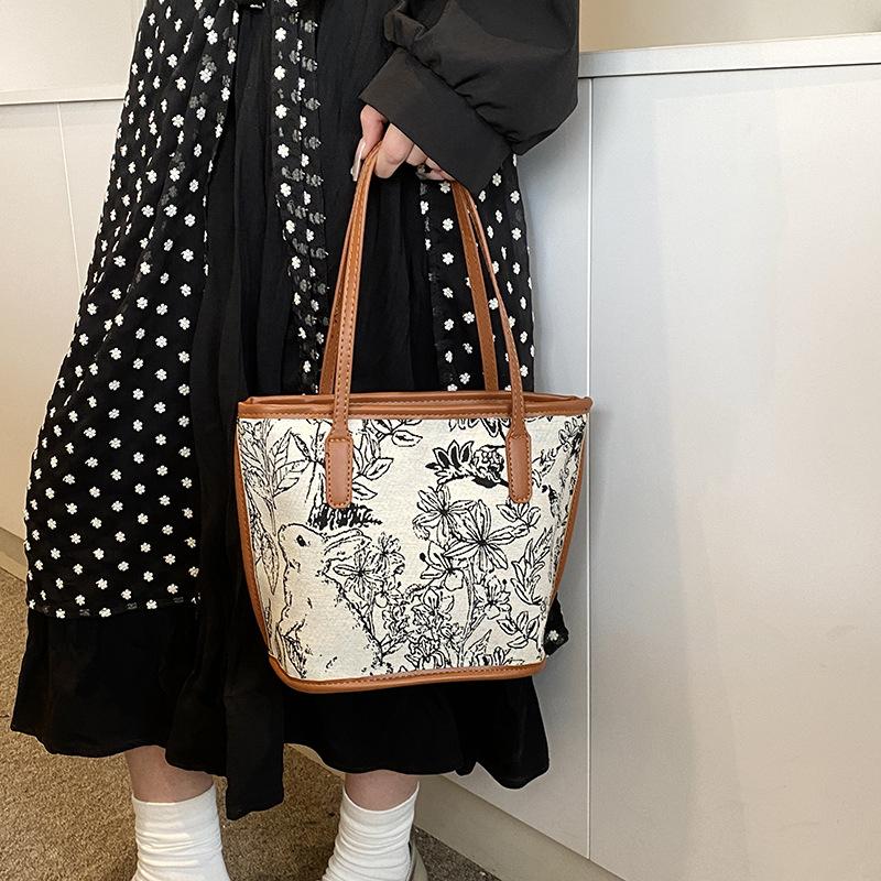 

Сумка большой вместимости, модная сумочка, сумка на одно плечо.