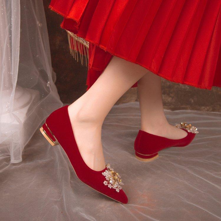 Wedding shoes women's pointed wedding bride shoes 2024 new Chinese thick heel single shoes Xiuhe rhinestone red high heels