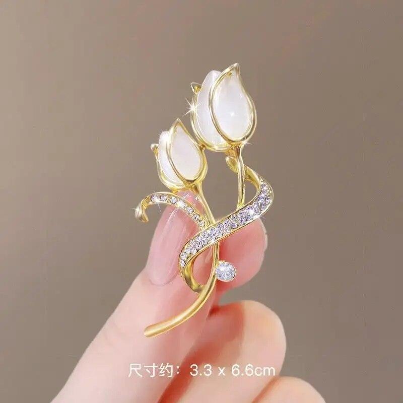 Luxury Golden Wheat Metal Brooch for Women Suit Sweater Stylish Lapel Pins Exquisite Rhinestones Jewelry Accessories Couple Gift