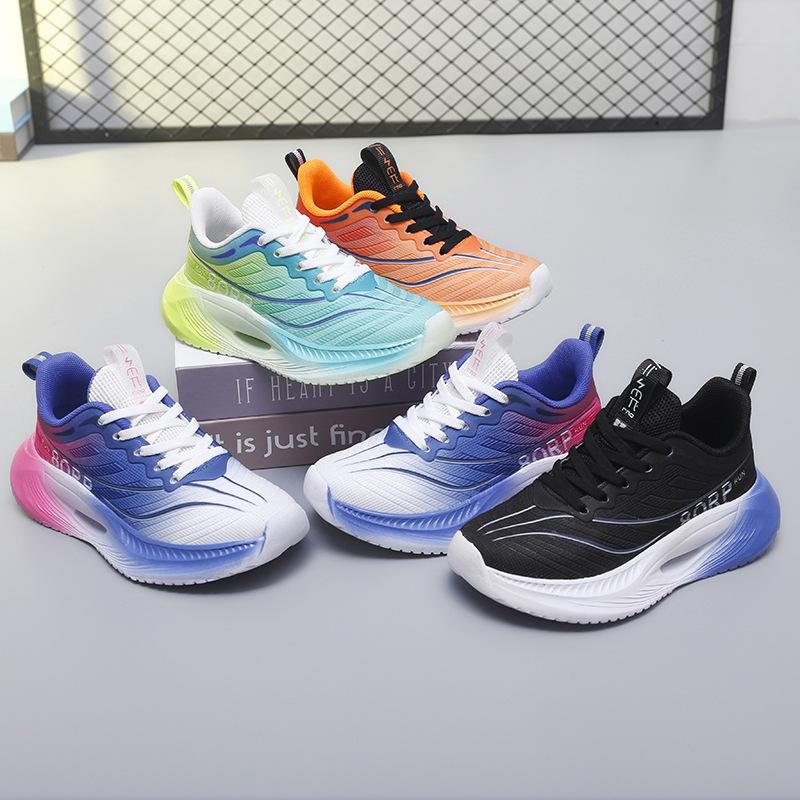 2025 spring and summer new children's sports shoes mesh breathable lightweight shock absorption middle and older children's shoes primary school stud
