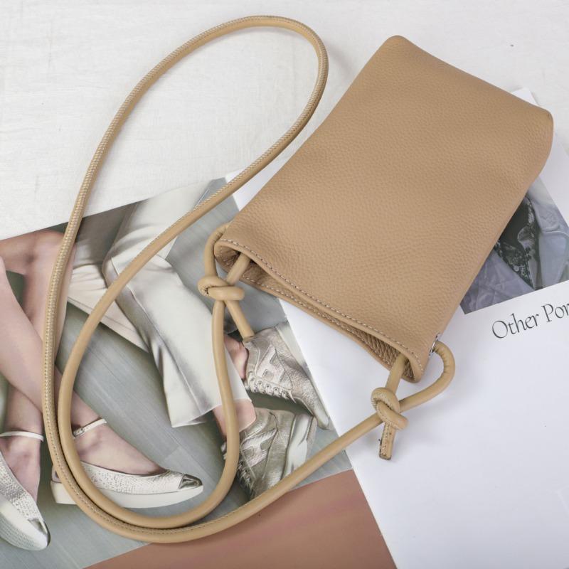 

Универсальная женская сумка-мессенджер из коровьей кожи хаки