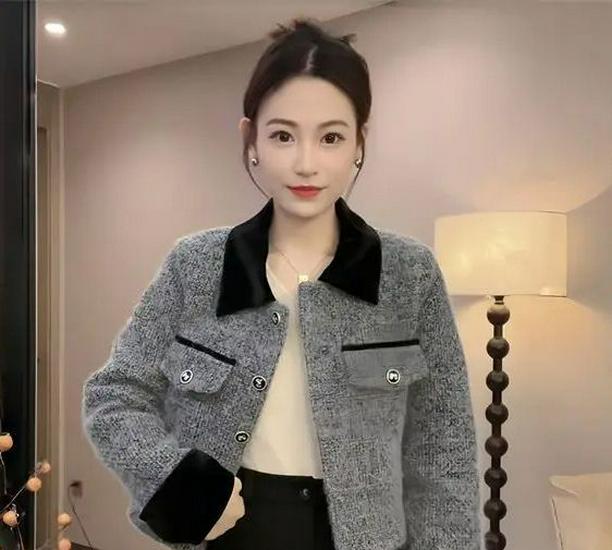 New French Petite Woolen Jacket - Autumn/Winter Collection, Stylish Lapel, Thickened Short Design
