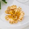 Grande Spilla a Forma di Fiore Dorato 3D Stratificato Distintivi Retro Statement Elegante Accessorio per Collare per Festa Matrimonio Uso Quotidiano
