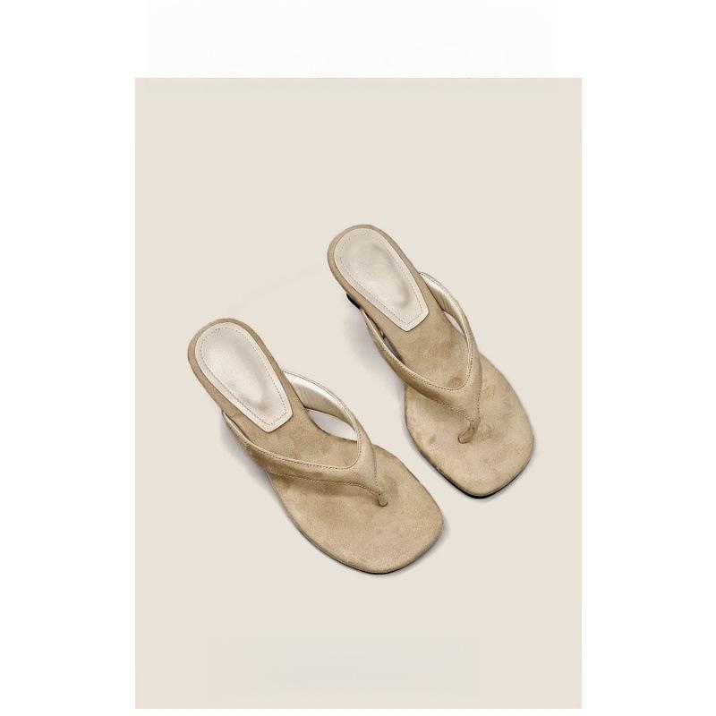 Europäische und amerikanische Oberbekleidung Sandalen mit Keilabsatz Sommer 2025 neue Pendler-Mode vielseitig mit Rock Zehen-High Heels Damen