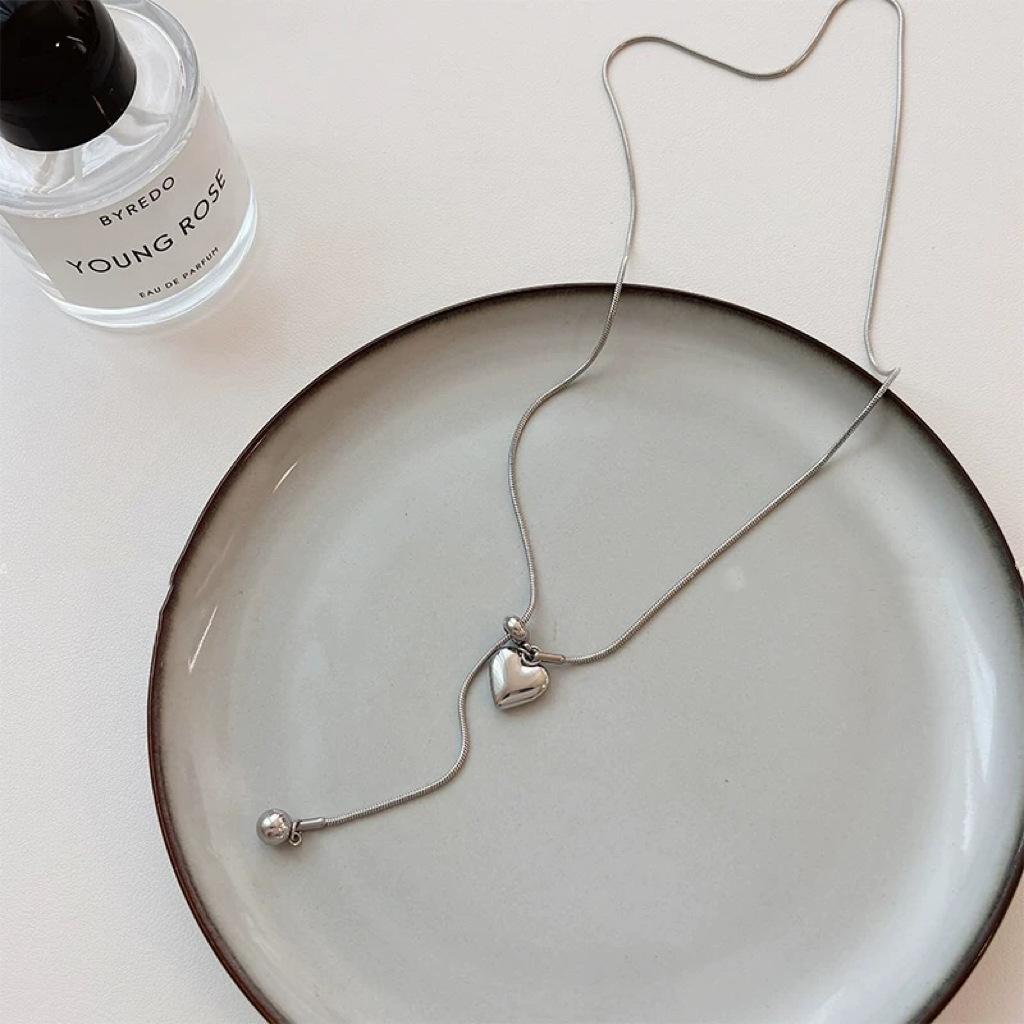 Titanium Steel Does Not Fade, Fashionable and Simple Versatile Love Ball Ins Romantic Su Long Pull Necklace Women's Versatile Hi
