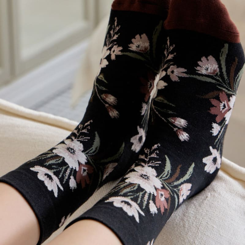 

biarritz socks [2SET] Forest flower pattern point socks 2 colors 1 pair of charcoal + 1 pair of black