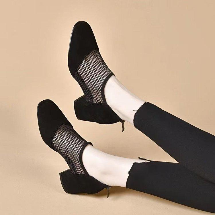 2025 new spring and summer women's shoes mesh hollowed out thick heel sandals breathable mother sandals medium heel women's mesh single shoes