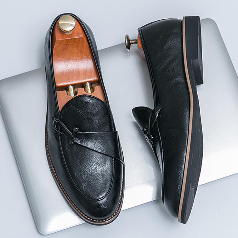

Новая мужская ретро обувь из лакированной кожи, модные повседневные британские лоферы с ремешком-монком, мужская удобная уличная обувь для вождения, слипоны 38