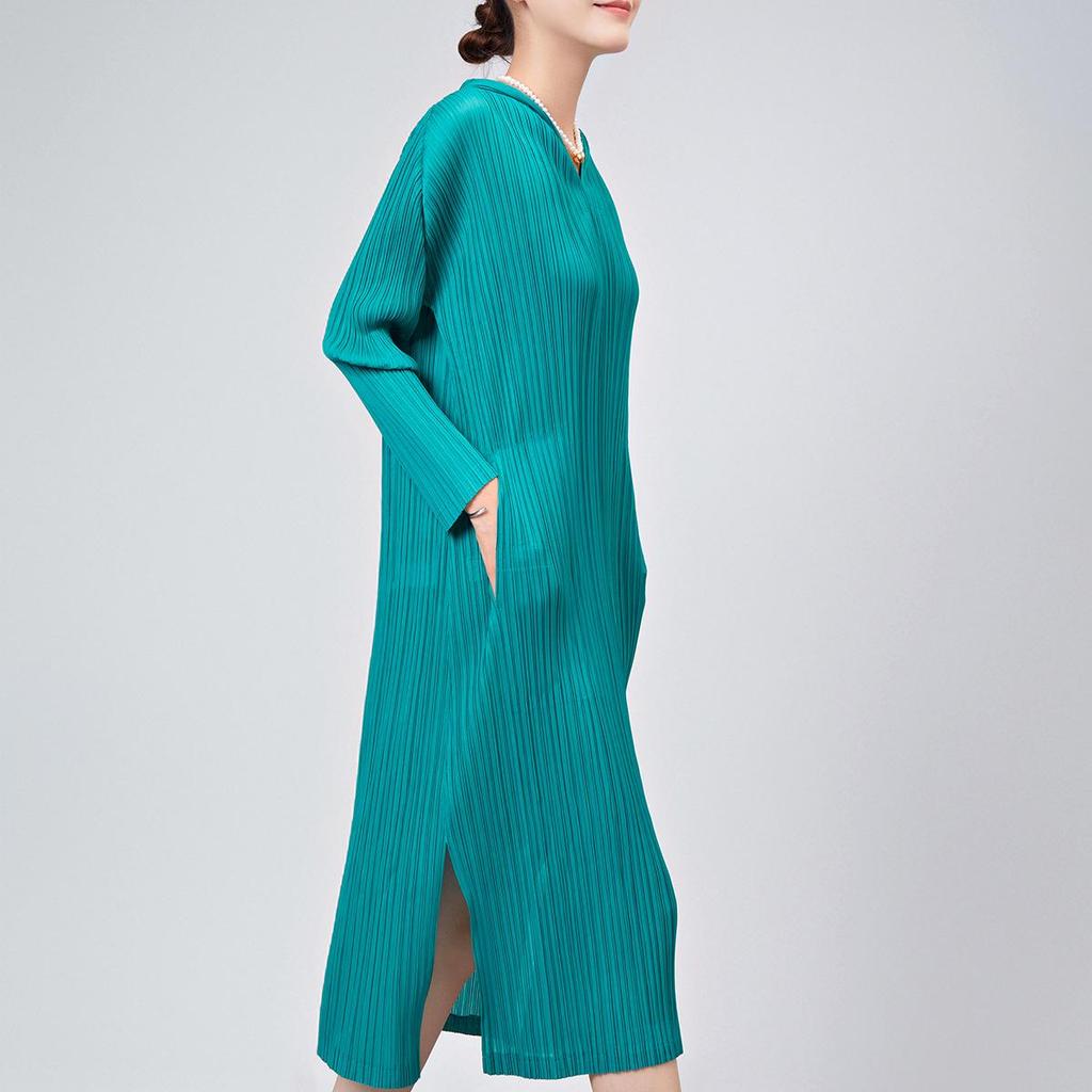 Women's Summer Casual Pleated Skirt Dress with Hood, Long Sleeves, Loose Fit, Plus Size, and High-End Slit Mid-Length Design.