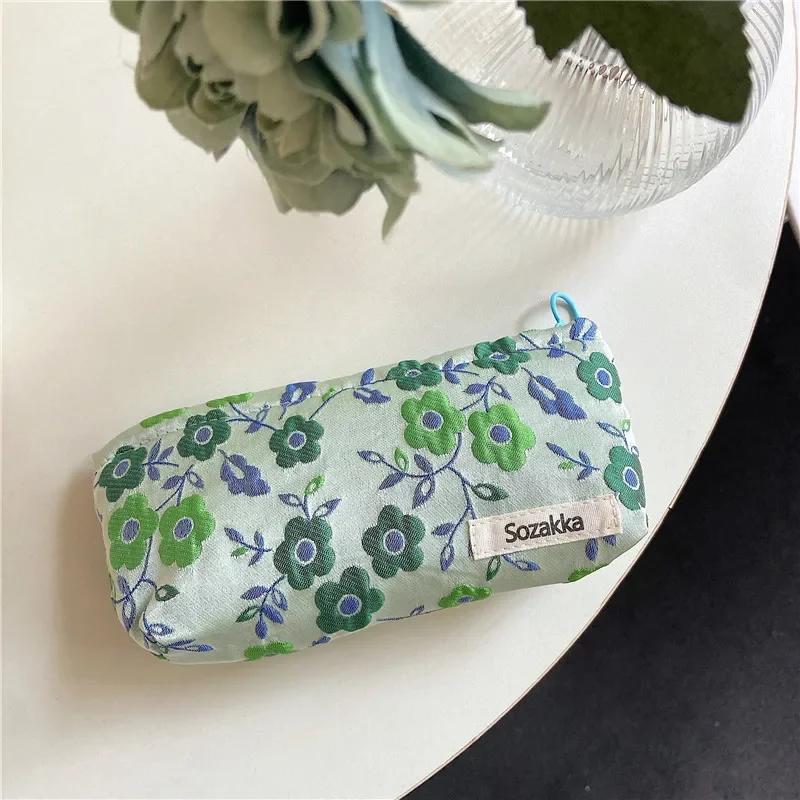 Fashion Retro Floral Corduroy Cosmetic Bag Women Portable Clutch Vintage Makeup Bag Makeup Pouch Bathroom Toiletry Organizer