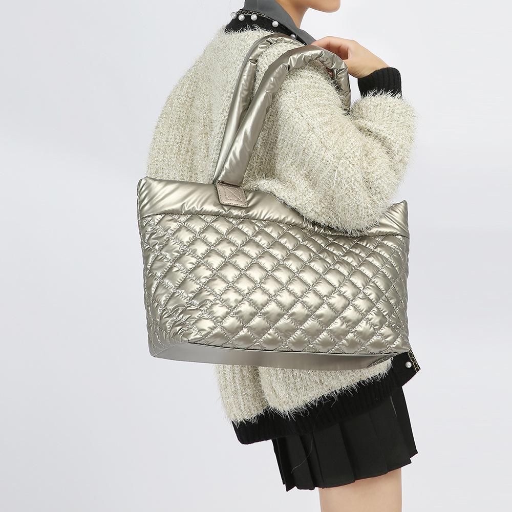 Tote bag for women, 2024 new model, large-capacity airy down bag, commuter shoulder and underarm bag