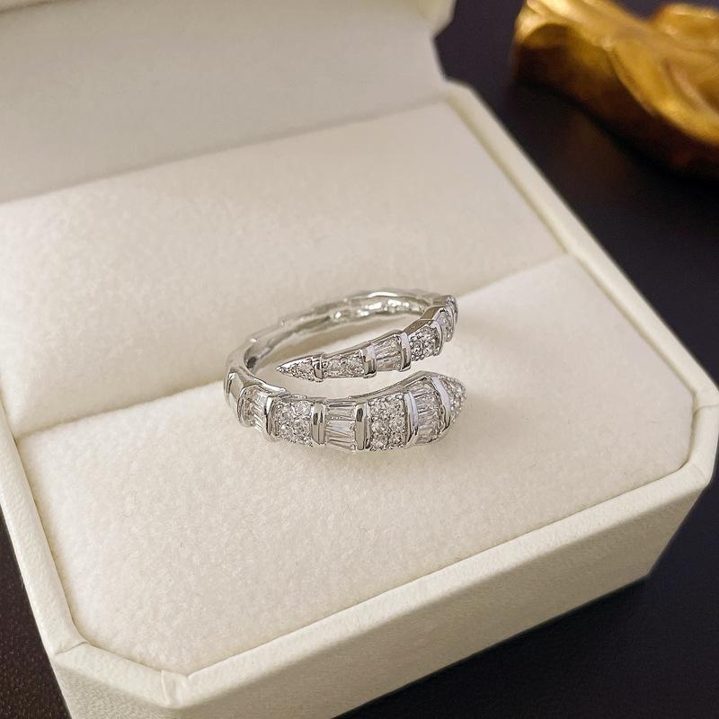 2025 New in Snake Bone Open Ring for Women Shiny Cubic Zirconia Copper Rings Couple Funny Party Jewelry Gifts