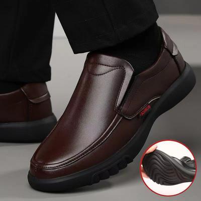 Frühling und Herbst Neue Leder Casual Herren Lederschuhe Weiche Sohle Rutschfeste Wasserdichte Slip-on Mittleren Alters und Ältere Papa Schuhe
