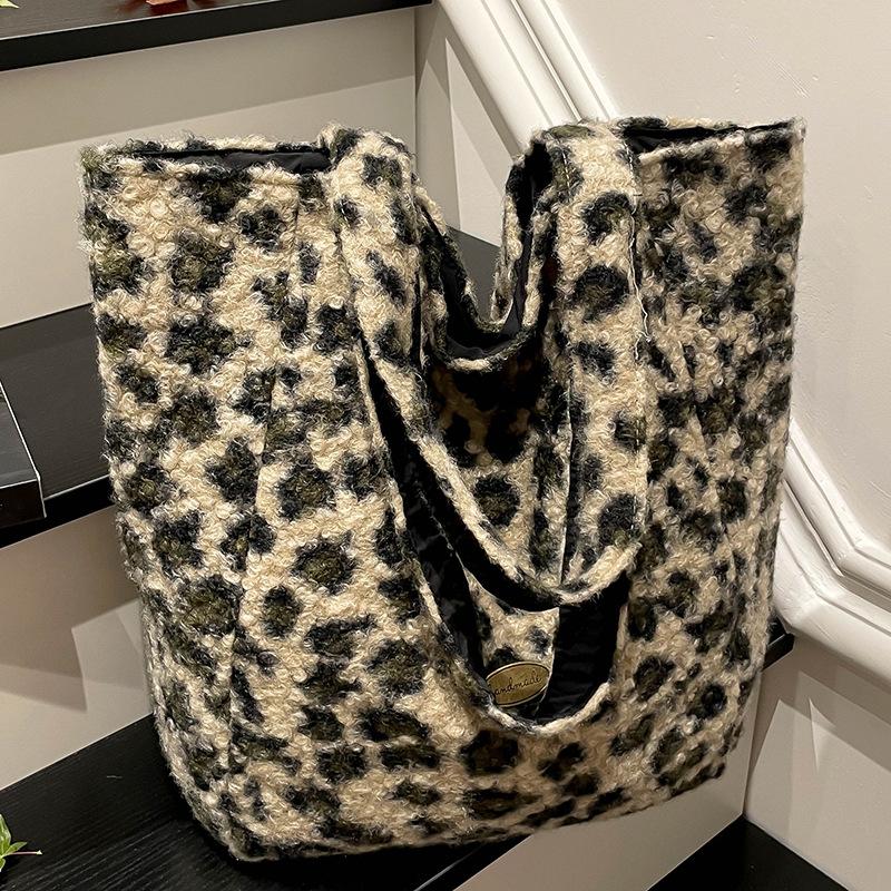 Striped Plush Bag Women's Autumn New Trendy Fashion College Style Tote Bag Casual Large-capacity Woolen Bag