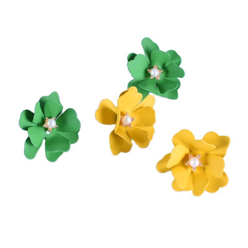 Dreamy Summer Flower Pearl Earrings with Petal Stud