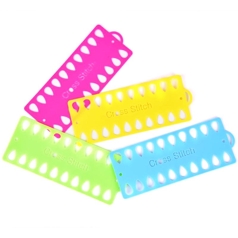 Plastová řádková deska pro křížkovou výšivku Organizér na vyšívací nitě a příze