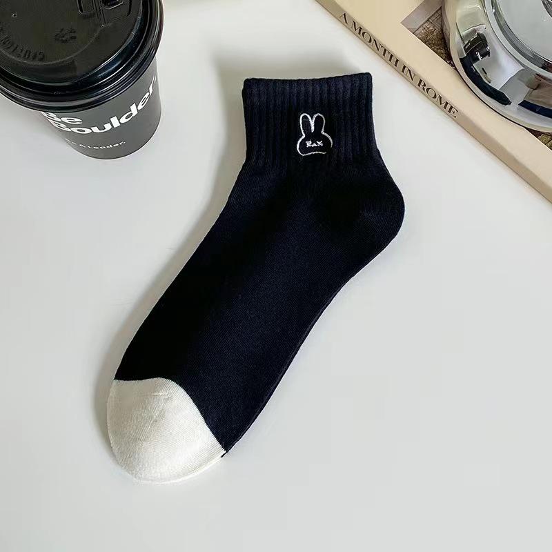 Women's Breathable Summer Cotton Ankle Socks - Black & White Boat Style, Sweat-Absorbent, Trendy Japanese Design, Ideal for College Sports.