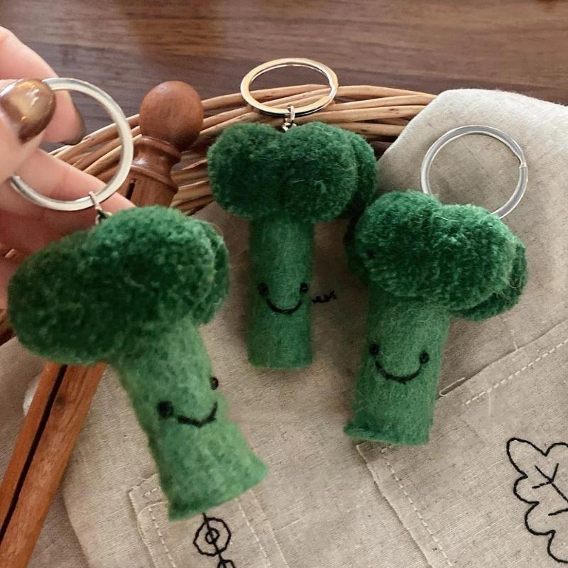 Eco-Friendly Felt Green Vegetable Keychain Adorable Lightweight Bag Pendant Schoolbag Ornament for Students Daily Use