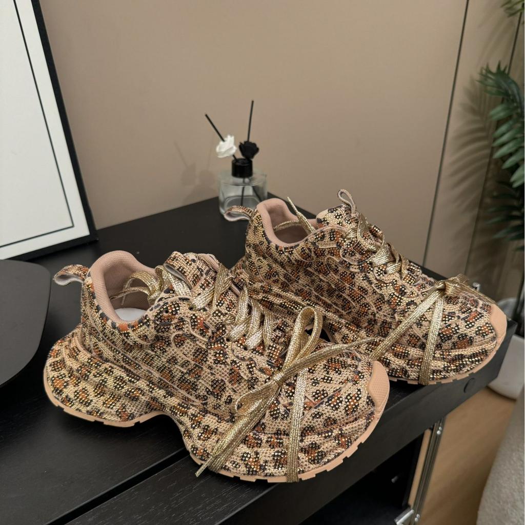 Lente Vrouwen Ins Super Populair Volledig Diamant Bandjes Casual Luipaardprint Goud Niche Ontwerp Knap Water Papa Schoenen