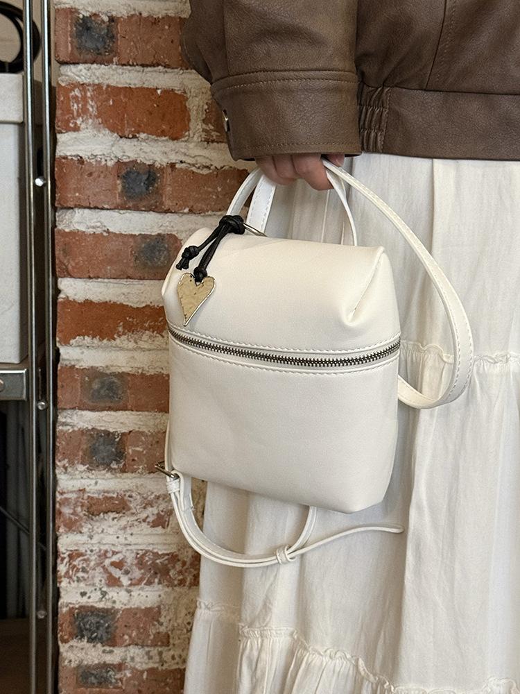 

Korean niche design handbag 2025 new high-end versatile shoulder messenger bag simple commuter mobile phone bag