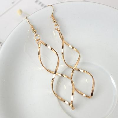 Mode Einfache Spirale Ohrringe Für Frauen Lange Gebogene Welle Baumeln Brincos Erklärung Hochzeit Partei Schmuck Großhandel