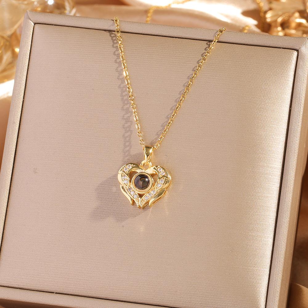 Four Leaf Clover Pendant Necklace For Women Fashionable Zircon Crystal Adjustable Chain Delicate And Versatile Jewelry