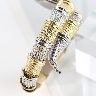 Creative Snake Shape Quartz Watch Casual Bracelet Wristwatch Watches Women