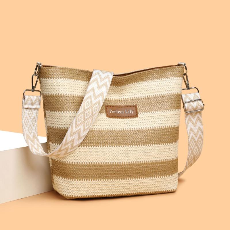 New Women's Shoulder Bag Casual Personality Flow Fashion Niche Messenger Bag Large Capacity Tote Bag