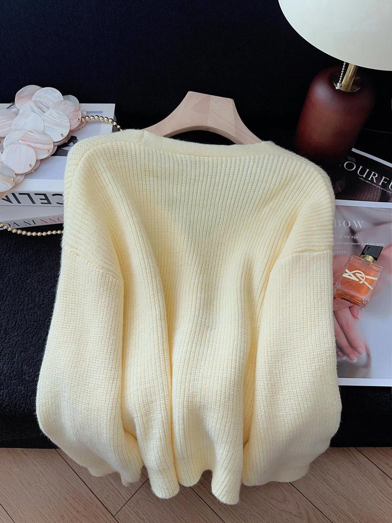 Three-Dimensional Floral Knit Cardigan - Age-Defying Autumn/Winter Top for Women