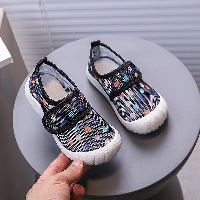 

Summer New Style Breathable Mesh Shoes / Boys Toe-Covered Anti-Kick Perforated Shoes / Girls Colorful Printed Beach Shoes 30 чорний