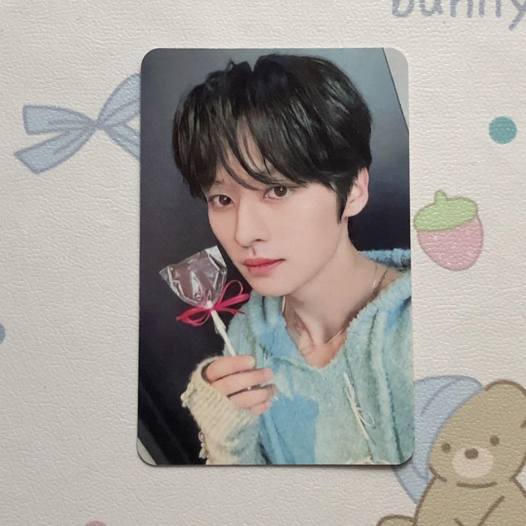 

[USED] StrayKids Reno SKIZ Raku-STAR ROCK-STAR Trading Card