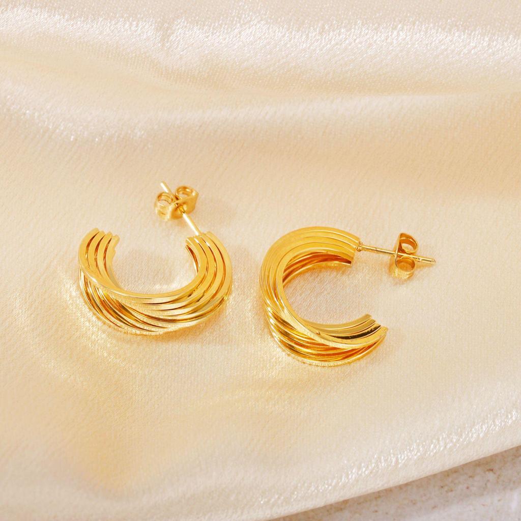 European & American Retro Geometric Hoop Earrings in Titanium Steel with 18K Texture - High-End Niche Design, Trendy Style for Women