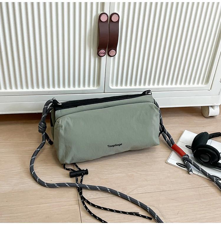 

Fashion Casual Solid Zipper Portable Nylon Youth Shoulder Bag for Unisex High Quality Popularity Versatile Simple Crossbody Bags зелений