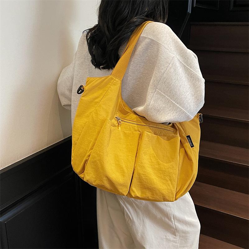 Tide cool fashion casual light luxury niche nylon bag large capacity women's shoulder commuter messenger bag