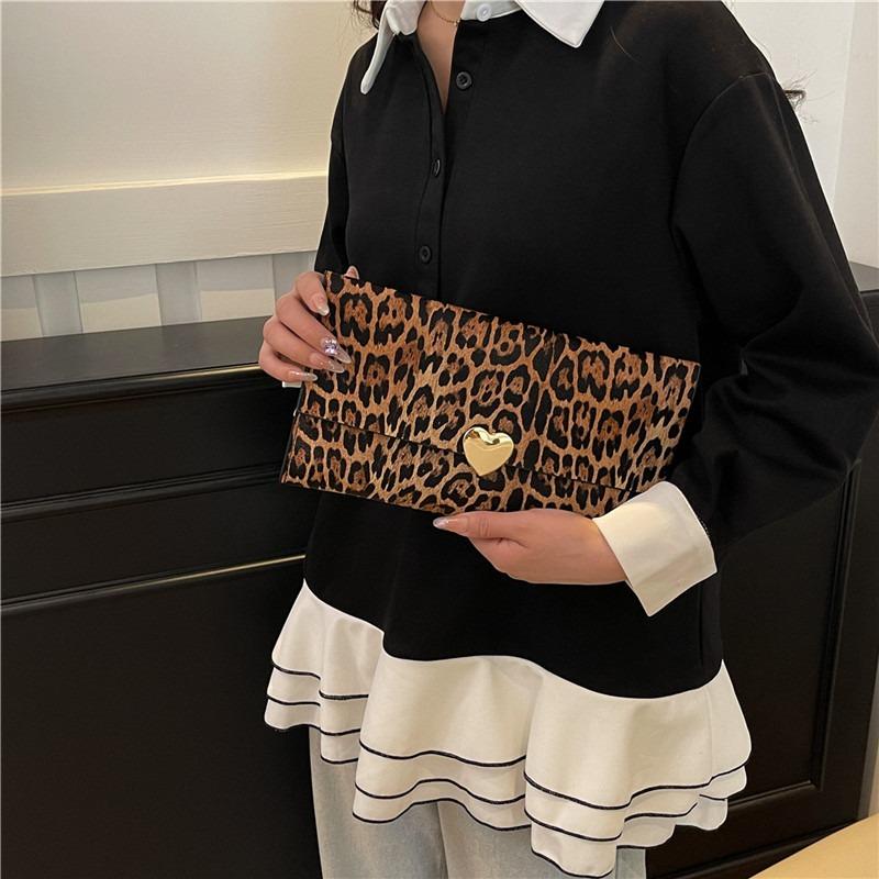 Women's handbag new clutch bag niche design sense fashion leopard print personality trend women's bag