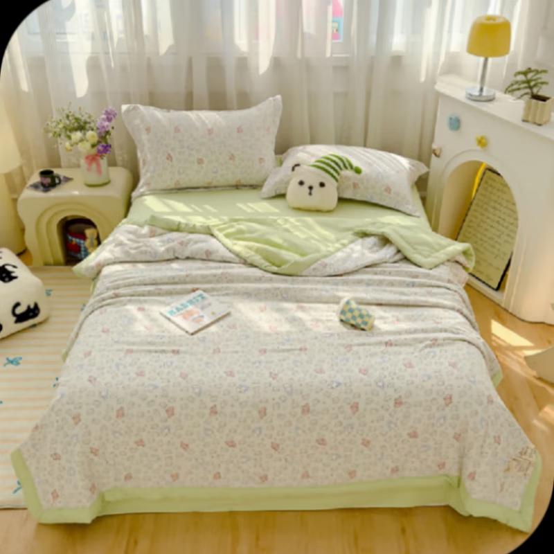 

Grace Heartbeat Bear Double-Layer Gauze Quilt