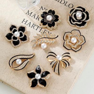 Elegante Schlichte Schwarze Kamelie Brosche Metall Trauer Korsagen Anstecknadel Damen High-End Kleidung Anzug Schal Accessoires Brosche