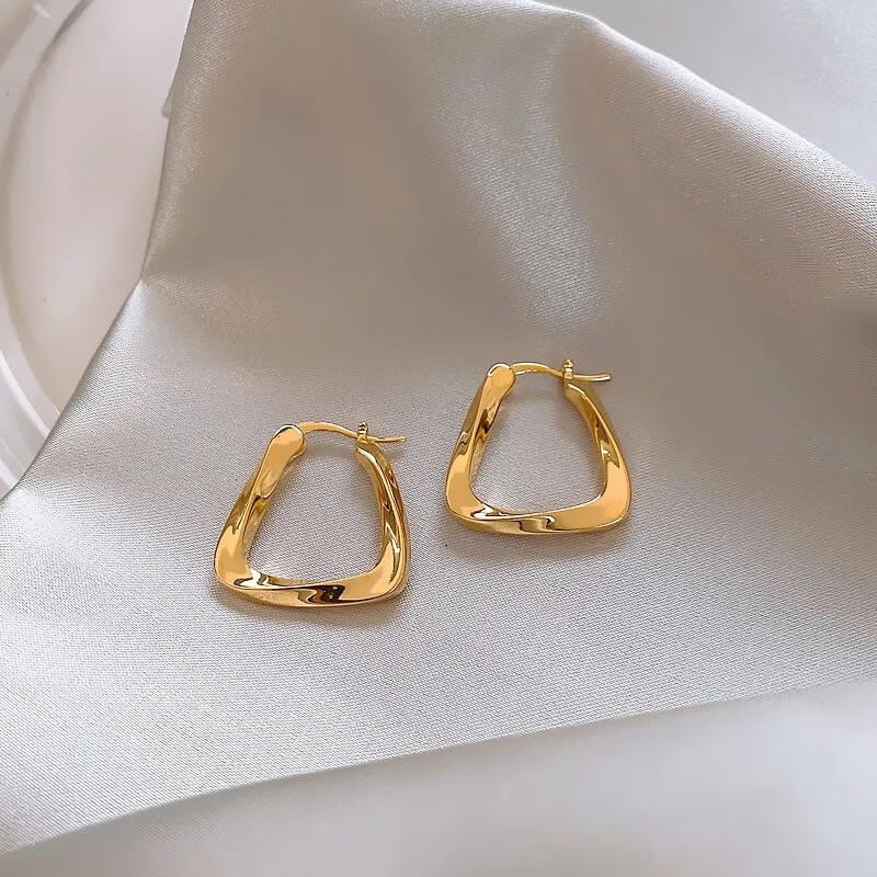 Ear Buckle Earrings New Trendy Earrings Earrings Women's High-end Light Luxury Niche Design Sense Light Fashion Versatile