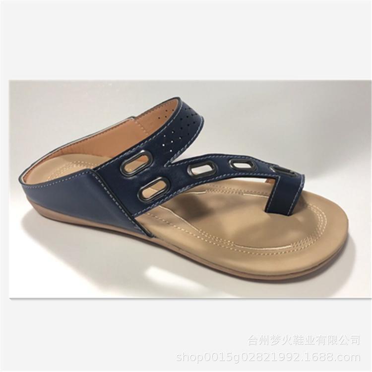

New toe flip-flops leather metal splicing flat bottom casual women s shoes outside 35 синій
