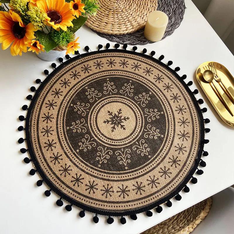 Christmas Retro Jute Placemat Round Printed Woven Dining Table Mat with Wool Ball Heat-Resistant Home Decorative Coffee Cup Mats